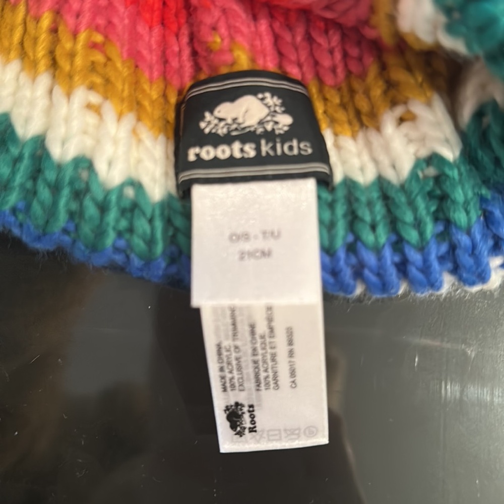 BNWOT Roots toque - Picture 3 of 4
